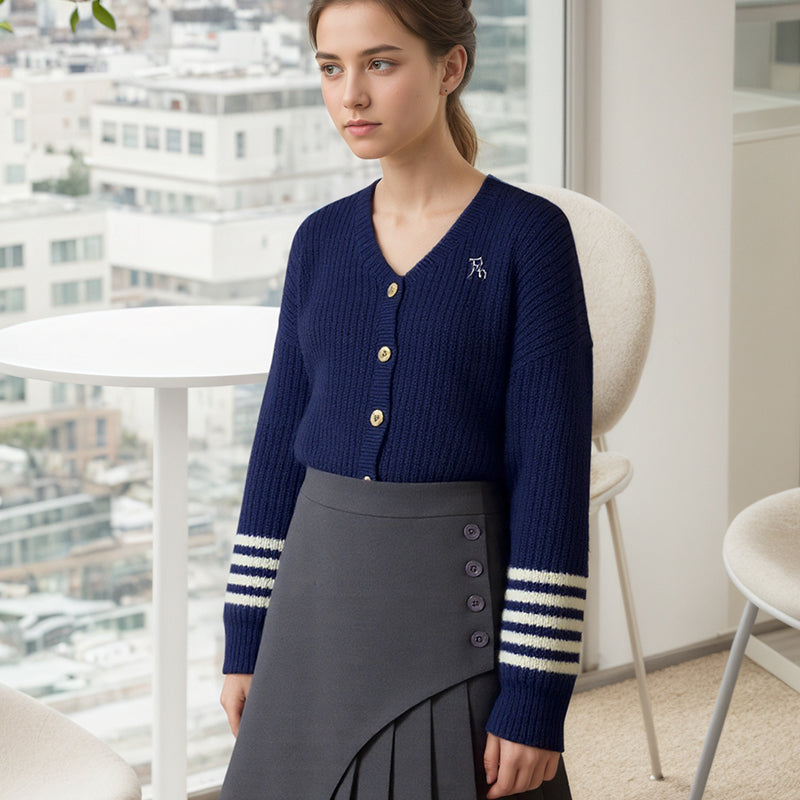ZhiKnit American retro short fitted knitted cardigan for women, suitable for autumn and winter as an inner layer or base layer top sweater